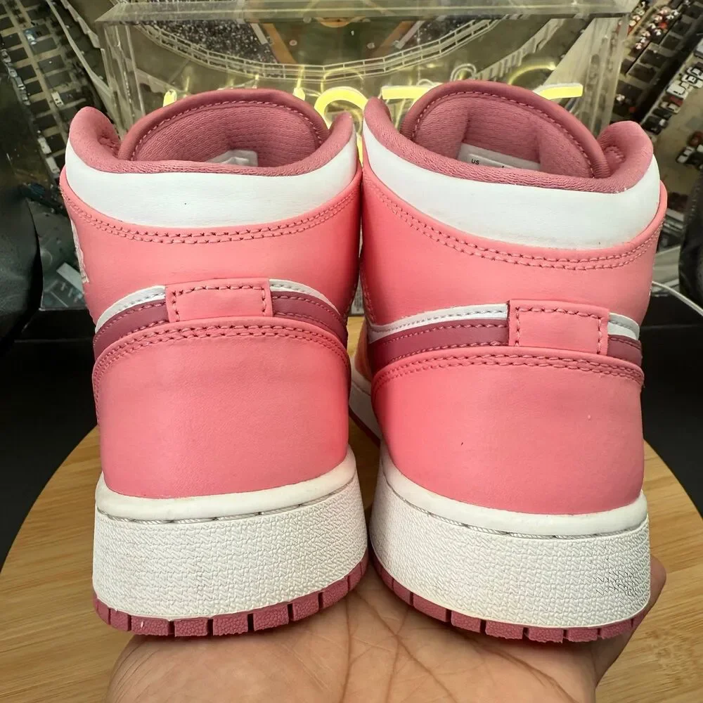 Air Jordan 1 Mid GS Valentines Day Edition (2023) Sz 7Y